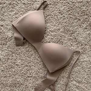Lululemon NWT Take Shape Bra 34C.